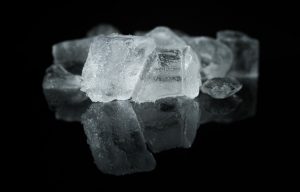 Ice can relieve discomfort for both canker sores and cold sores.