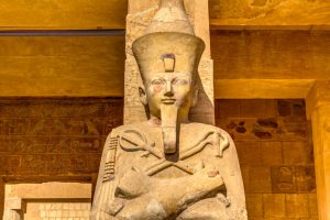 Queen Hatshepsut statue 